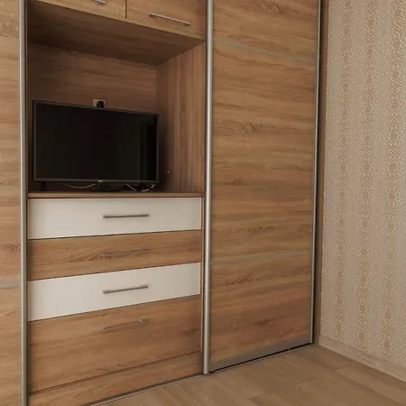 Apartment 5 Min To Arkadia Sea View